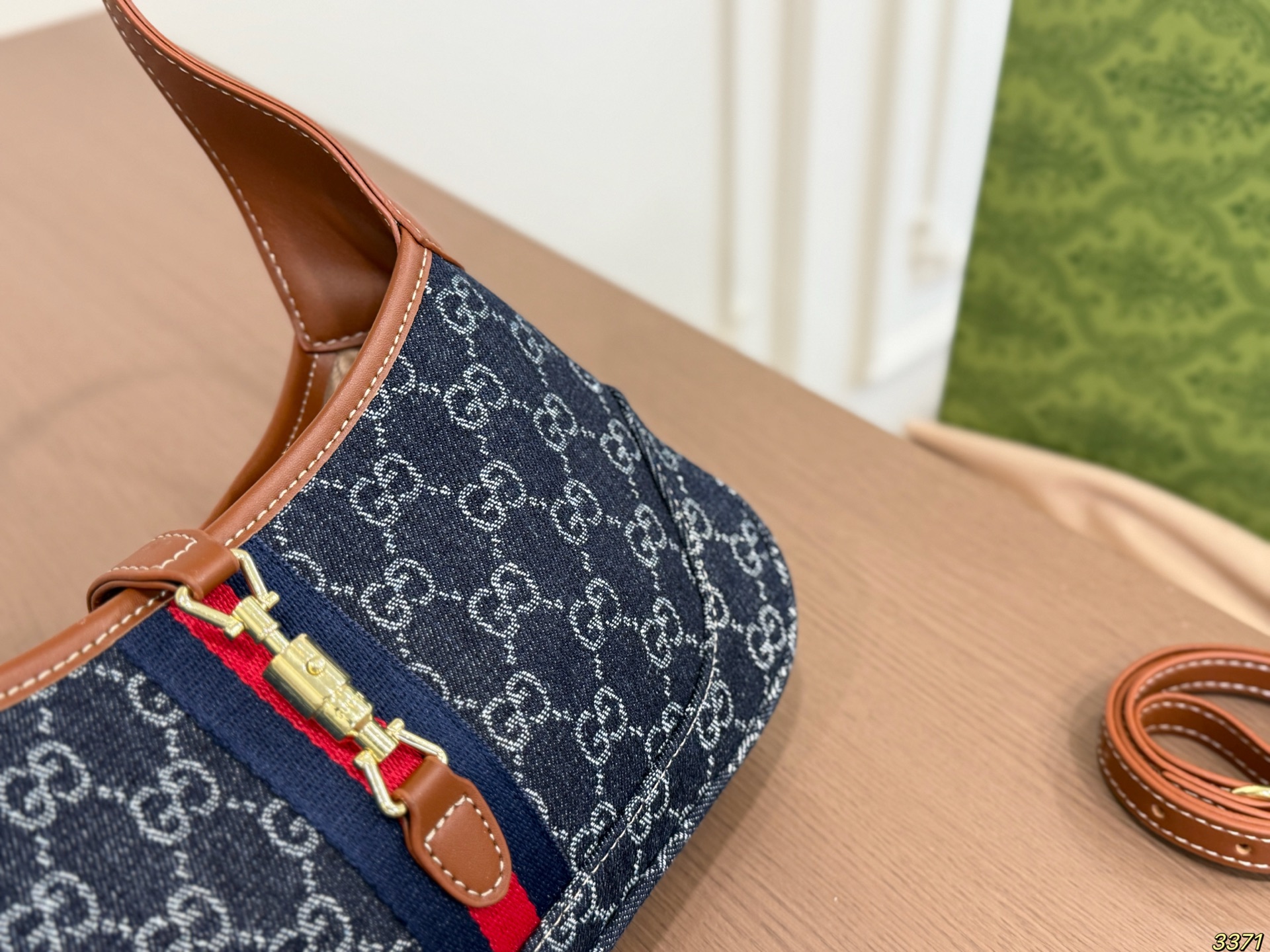 Guuci JACKIE crossbody bag - Image 6