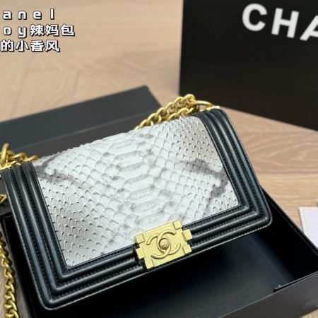 Chanel Le Boy Bag - Image 2