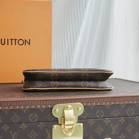 LV Pochette Shoulder Bag - Image 14