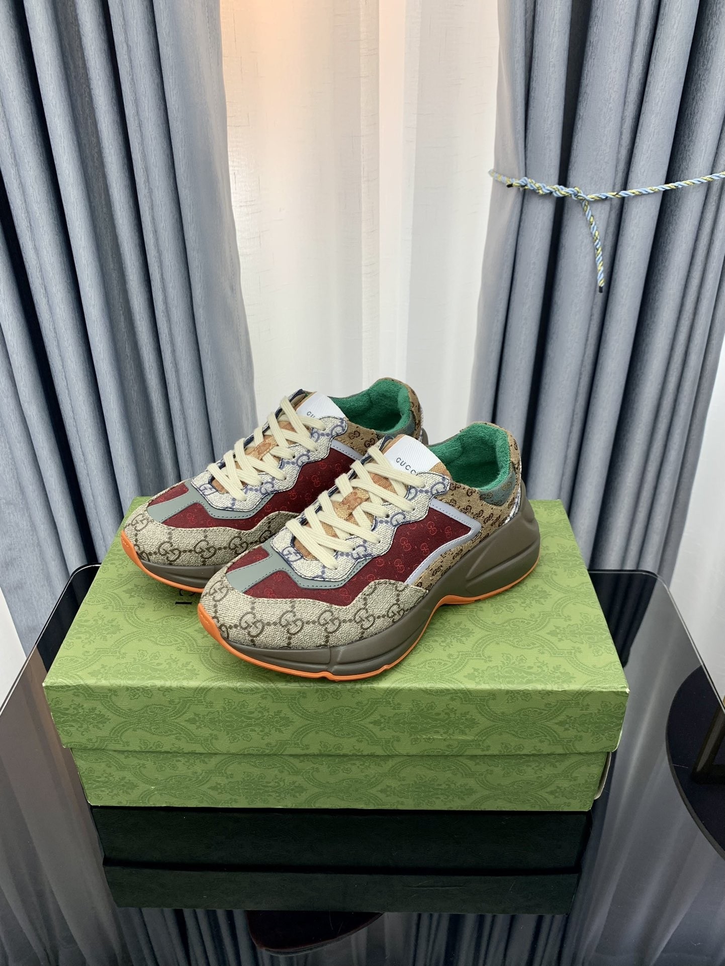 Gucci Sneaker - Image 2