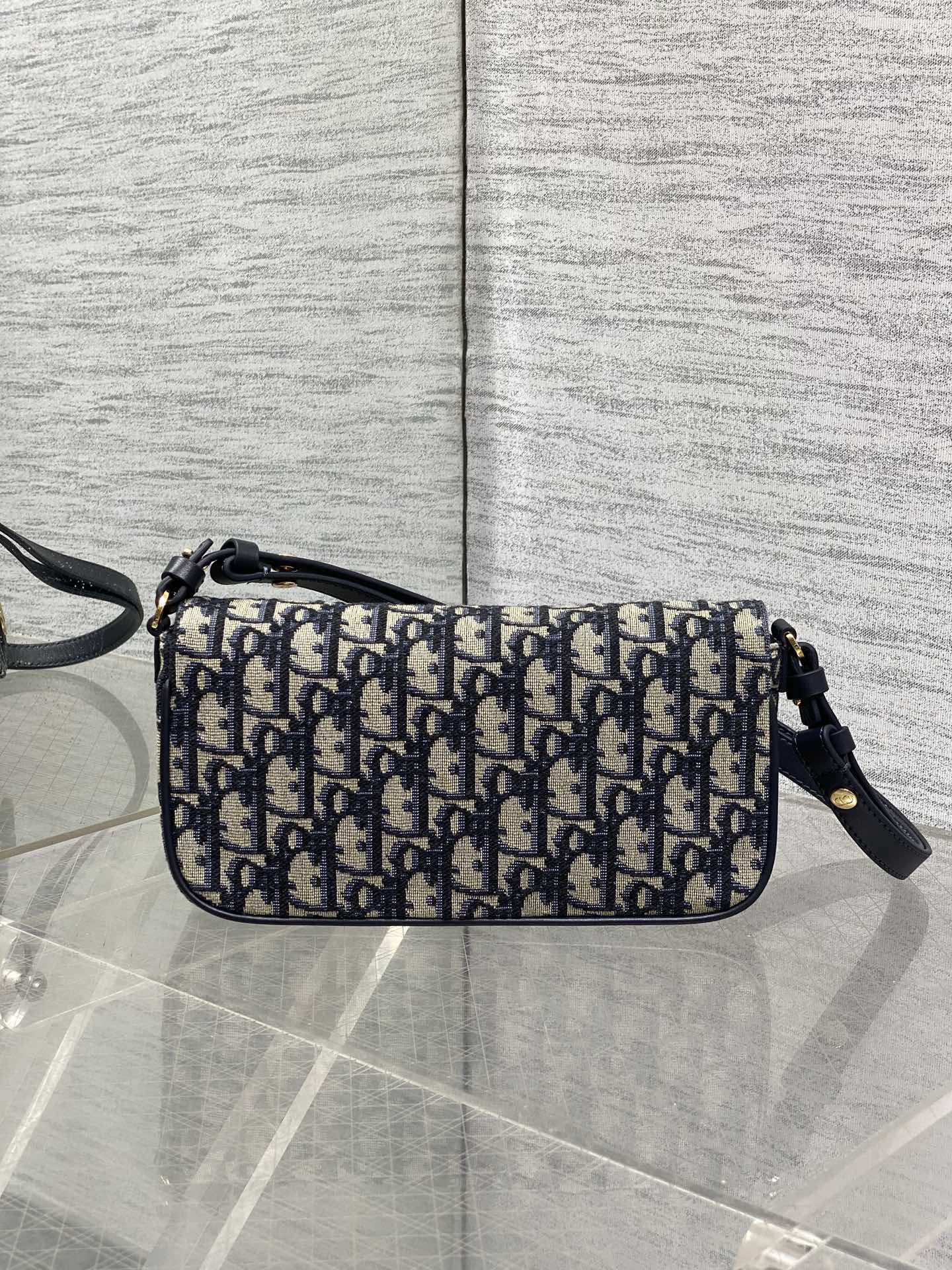 Dior 30 Montaigne Avenue Bag Oblique Blue - Image 4