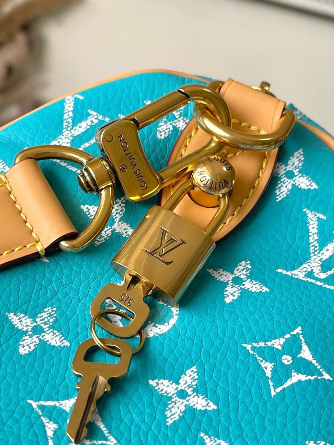 LV Speedy P9 25cm Bag Top Quality - Image 5