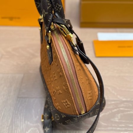 LV Vintage Floral Crossbody Bag - Image 5