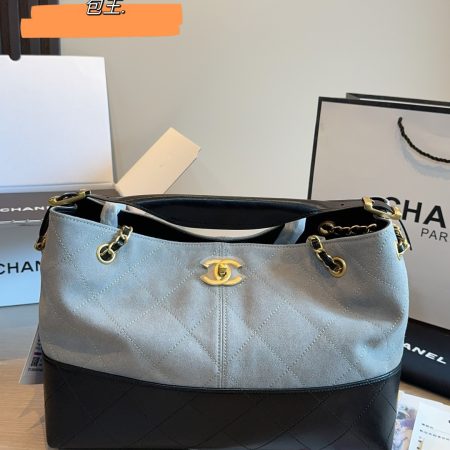 Chanel 25A Hobo Bag - Image 4