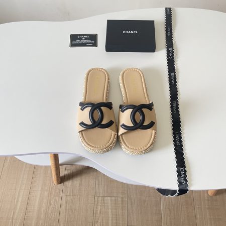 Chanel 26P Double C Two-Tone Kitten Heel Slippers - Image 5