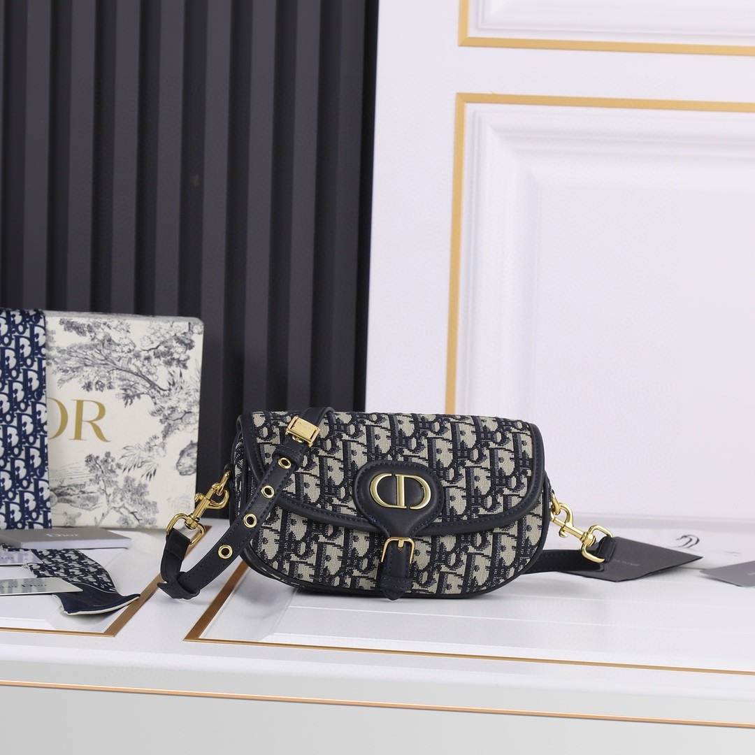 Dior Underarm Bag - Image 1