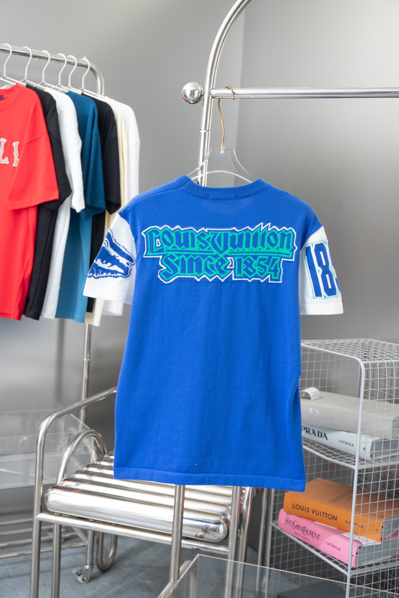 LV T Shirt Clothing - Image 1