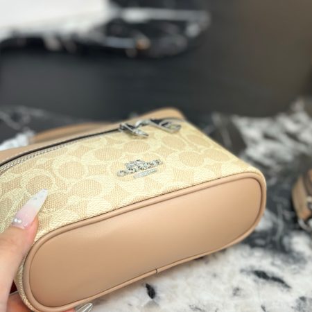 Coach Cosmetic Bag - Image 9