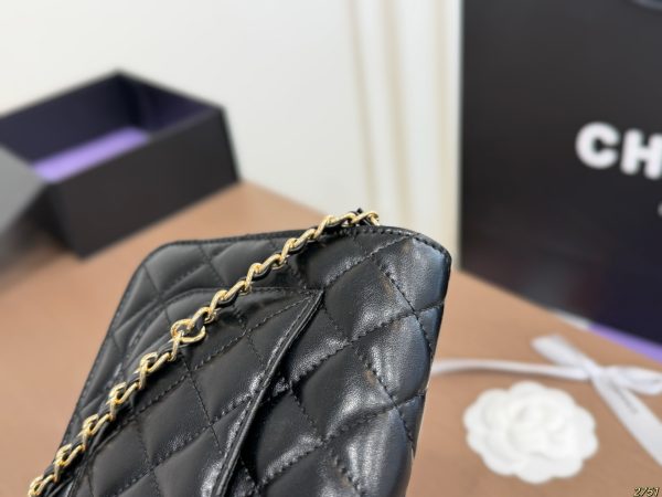 Chanelwoc Badge Chain Money Bag