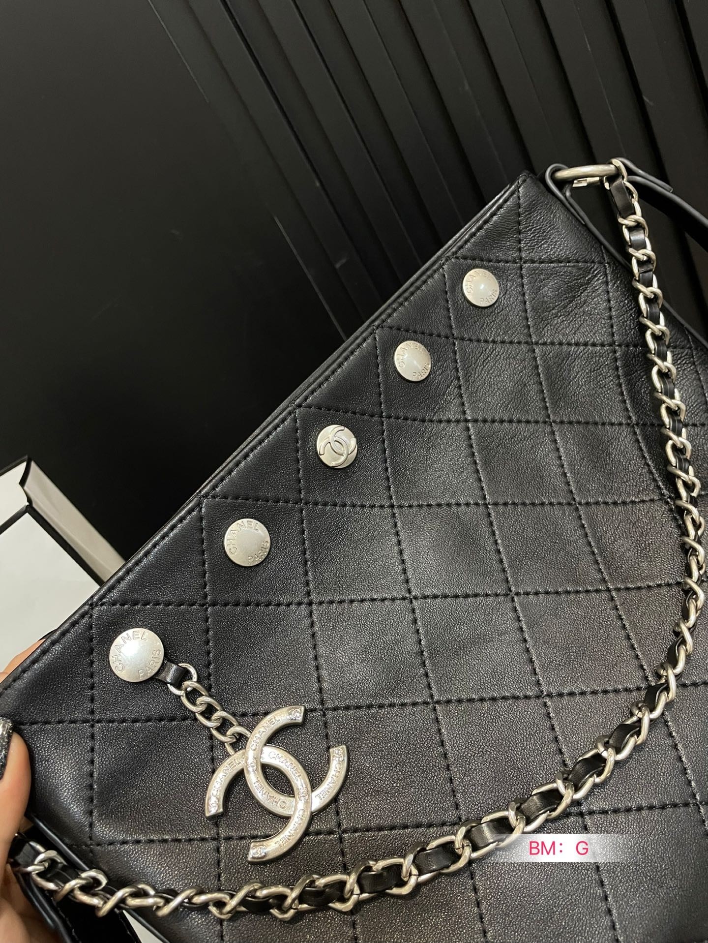 Chanel 31P Bucket Bag Black - Image 9