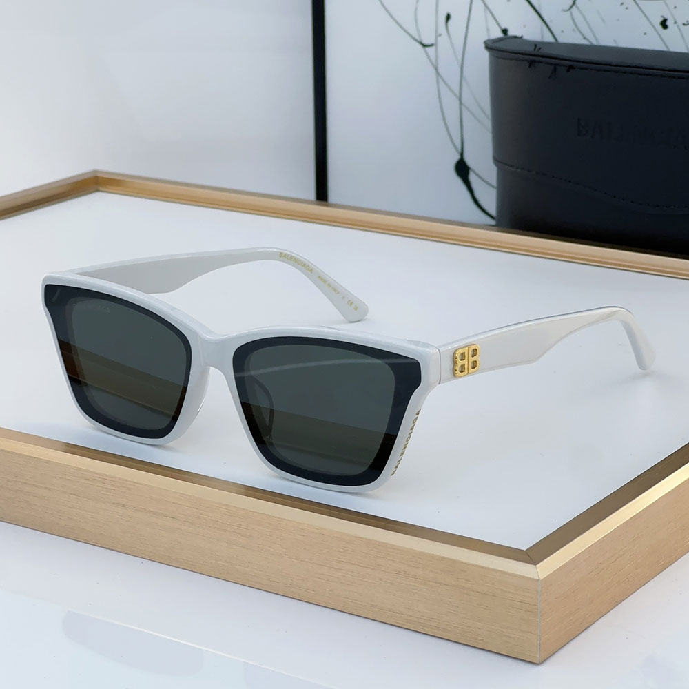 Balenciaga Leg mark  sunglasses Top quality - Image 1