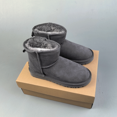 UGG Women's Classic Mini II Boot - Image 4