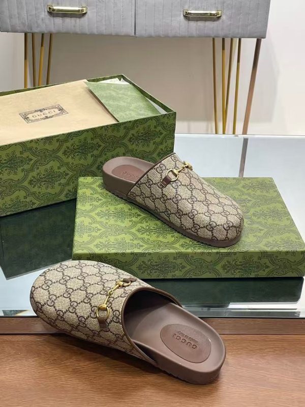 Gucci Horsebit mule in GG Supreme