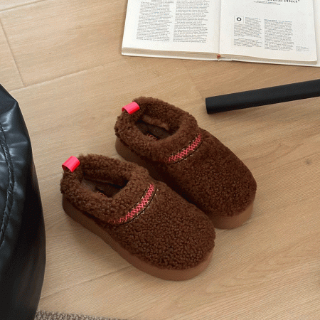 UGG Tazz Slipper Heritage Braid Hardwood - Image 3
