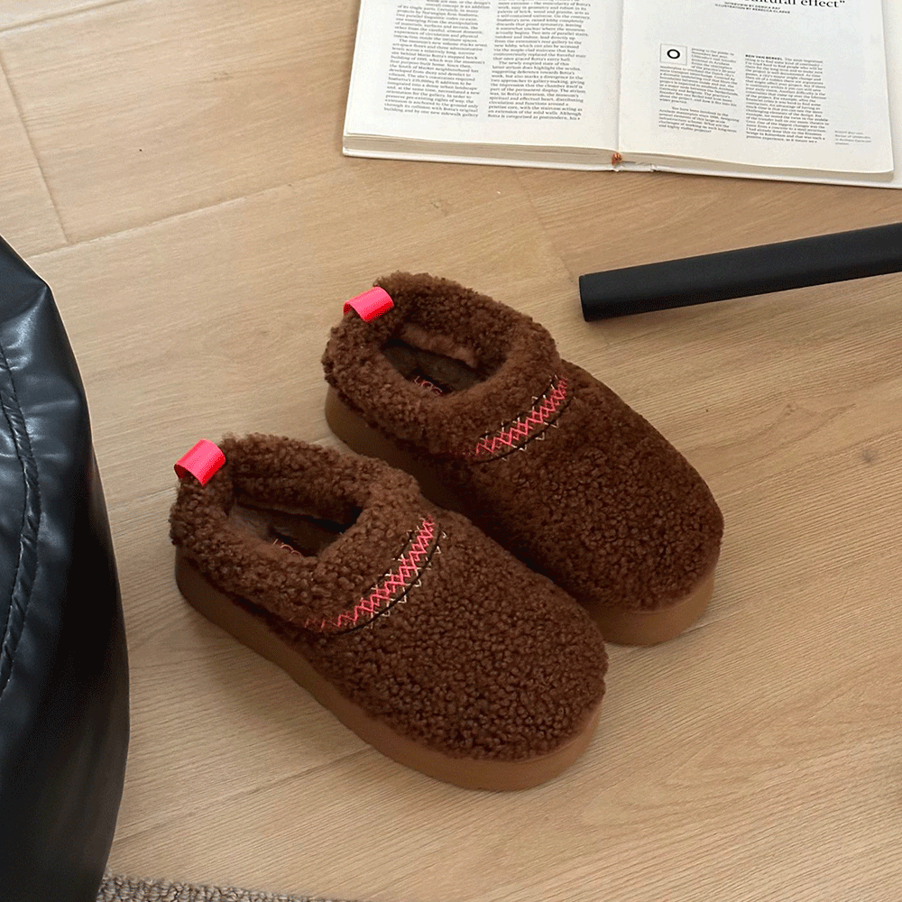UGG Tazz Slipper Heritage Braid Hardwood - Image 3