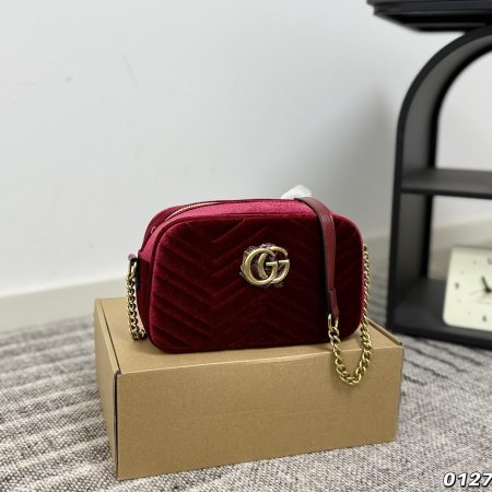 Gucci Velvet Camera Bag - Image 2