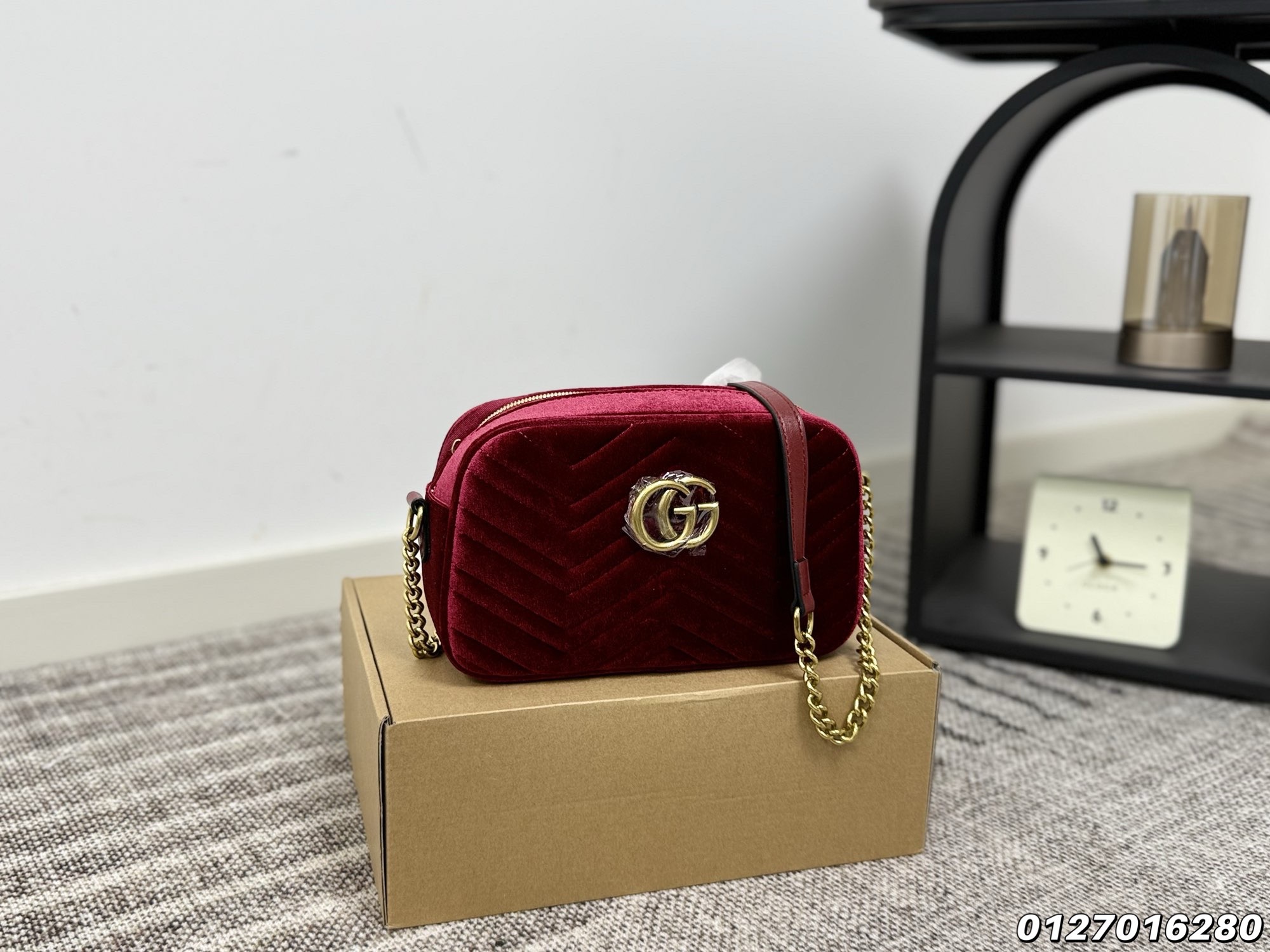 Gucci Velvet Camera Bag - Image 2