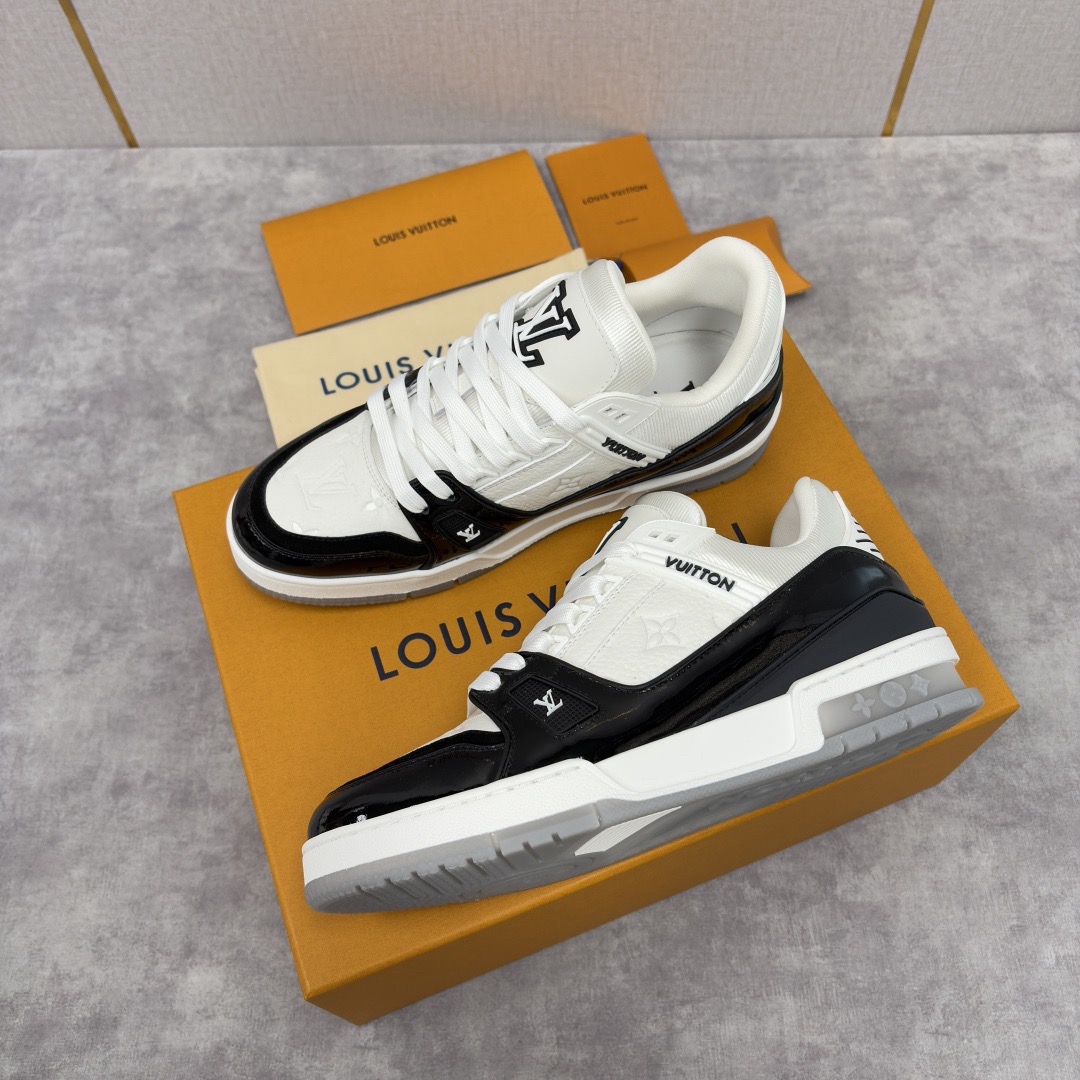 LV Trainer Sneakers Black & White High Quality - Image 3
