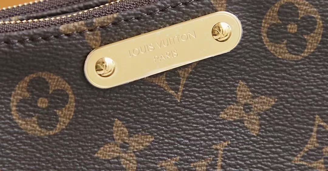 LV Pochette Shoulder Bag - Image 17