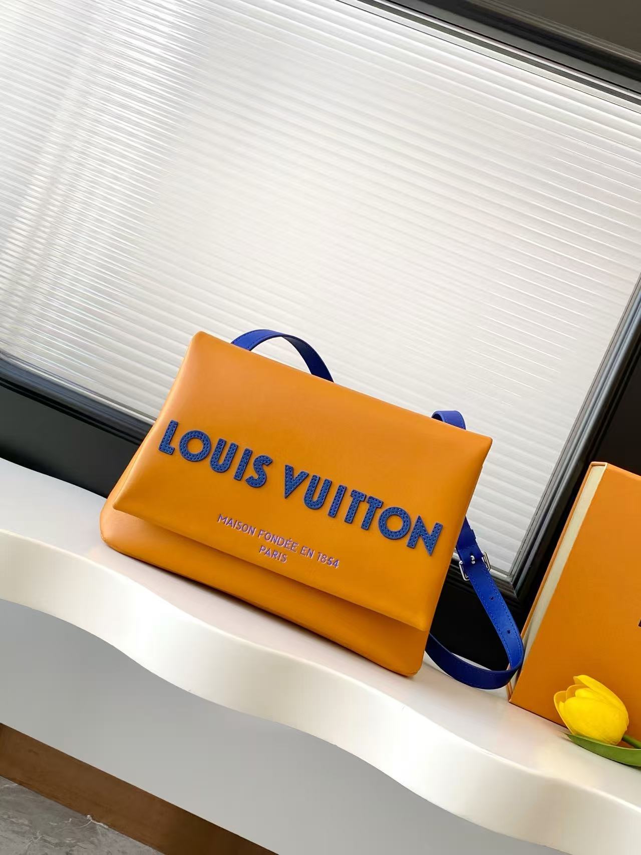 Lv Shopper Medium Handbag - Image 2