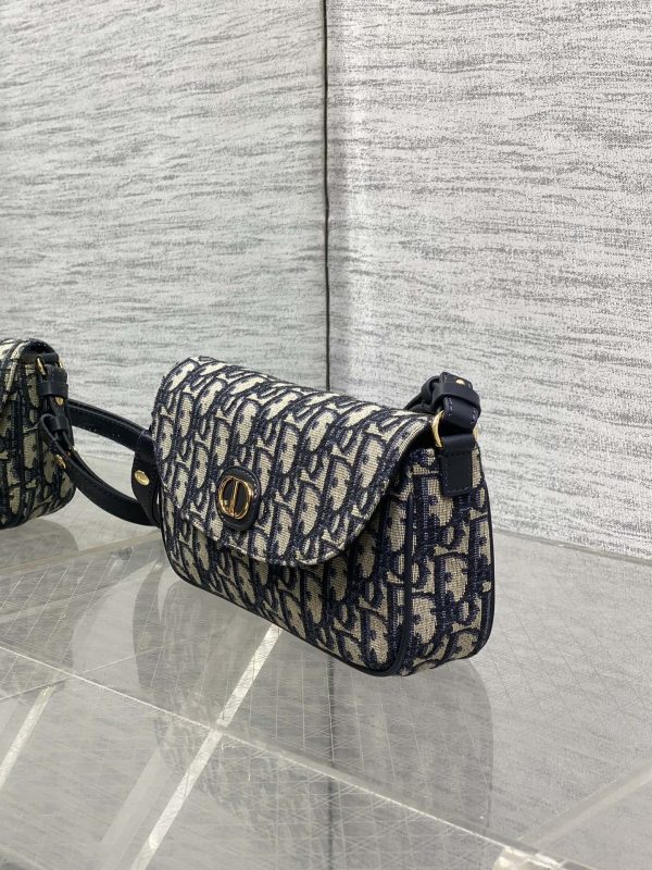 Dior 30 Montaigne Avenue Bag Oblique Blue