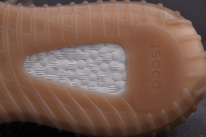 Yeezy Boost 350 V2 Fade H02795 - Image 3