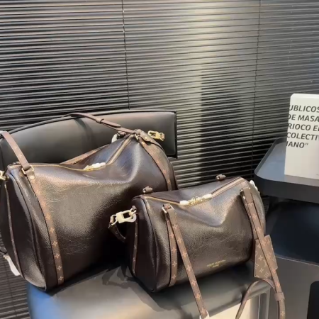 LV  Bag - Image 5