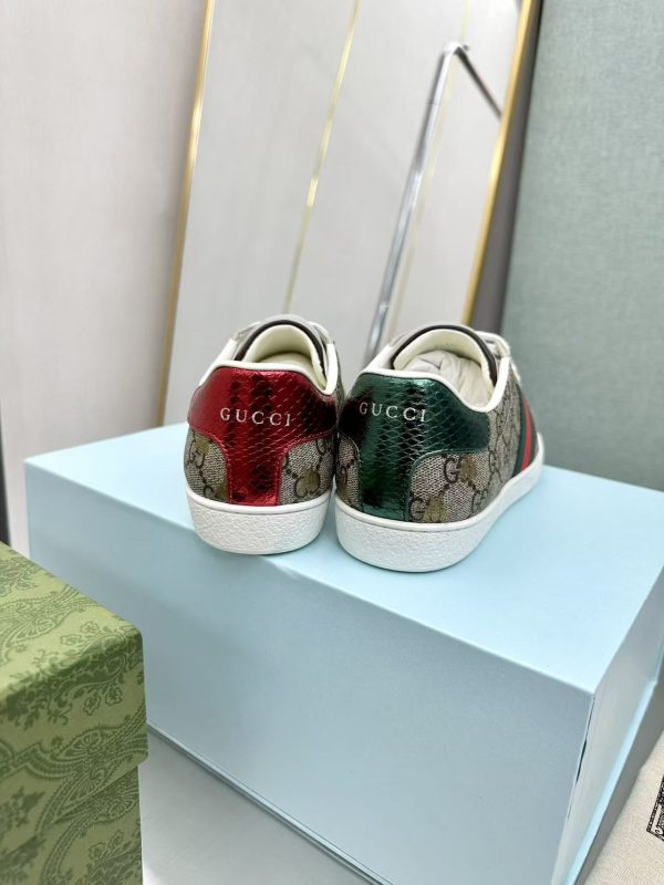 Gucci Ace GG Supreme Bees Sneaker Brown