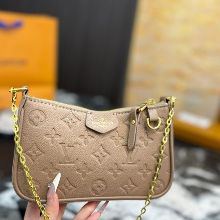 LV's Latest Mahjong Coin Purse - Image 8