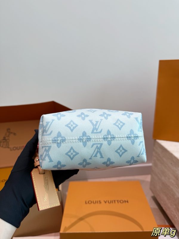 LV Pochette Hills Other Monogram Bag