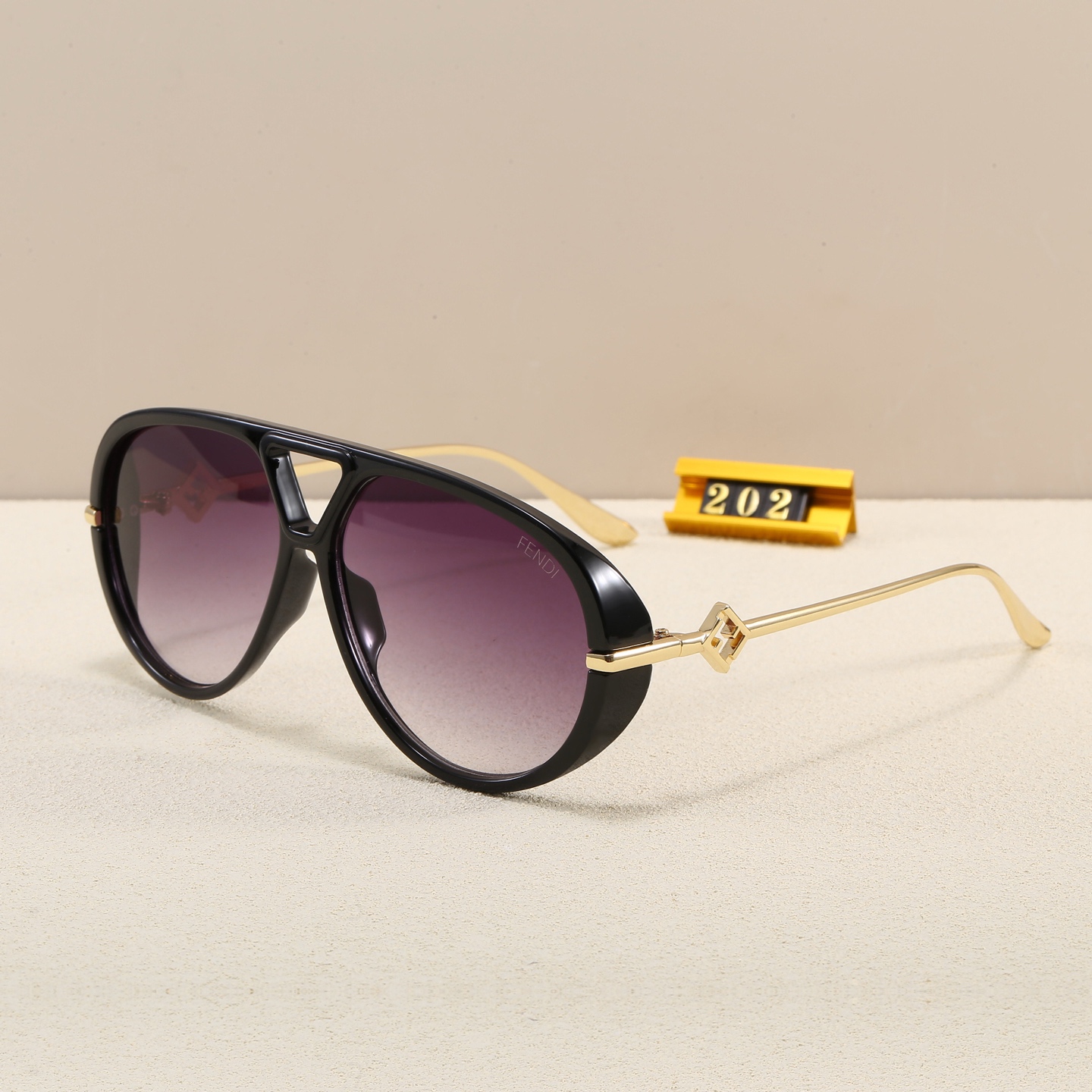 Fendi Fashionable Sunglasses - Image 6