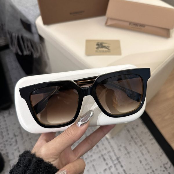 Buberry Stylish temperament Sunglasses Top quality