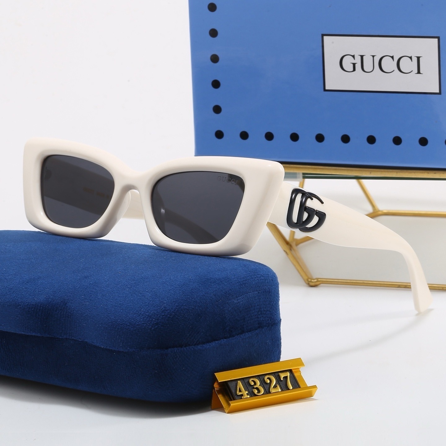 Gucci Fashionable Sunglasses - Image 4