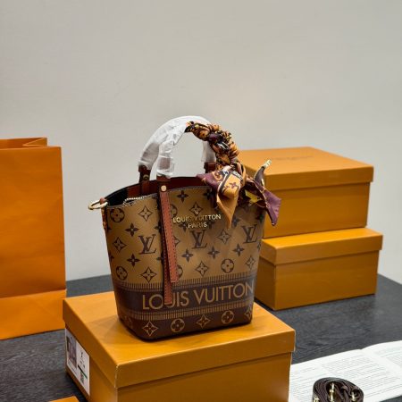 LV bucket shoulder handbag - Image 1