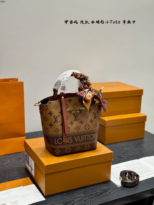 LV bucket shoulder handbag