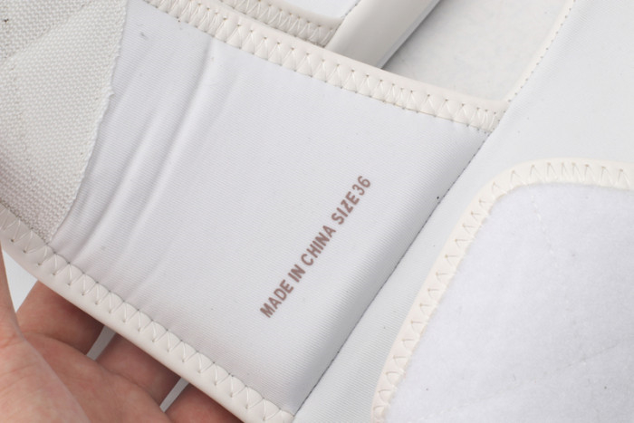 Yeezy Slide 4 - Image 12