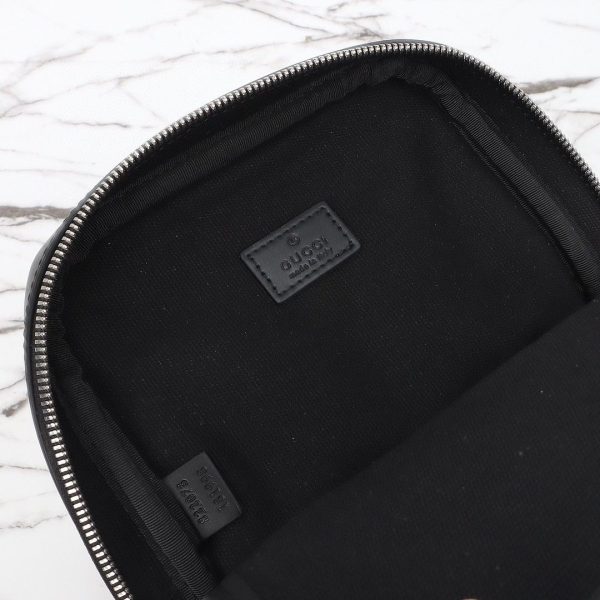 Gucci GG Black Small Slingbag in black GG Supreme