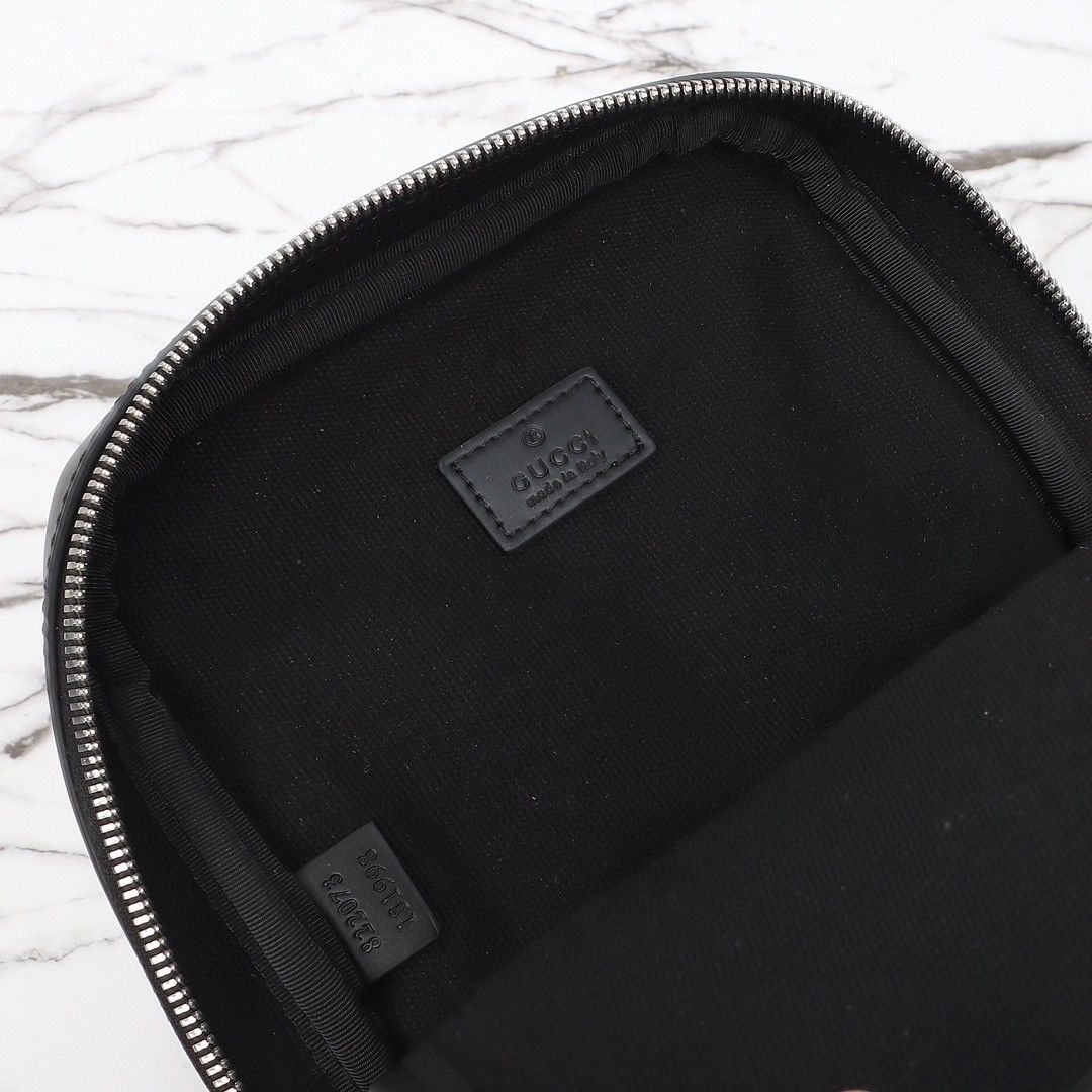 Gucci GG Black Small Slingbag in black GG Supreme - Image 9