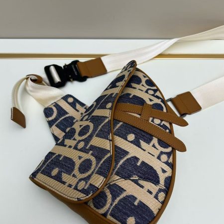 Dior Saddle Bag - Image 2