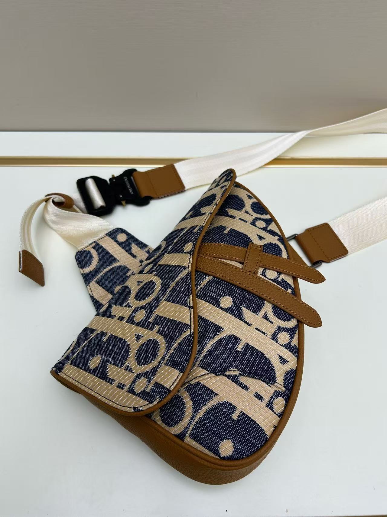 Dior Saddle Bag - Image 2
