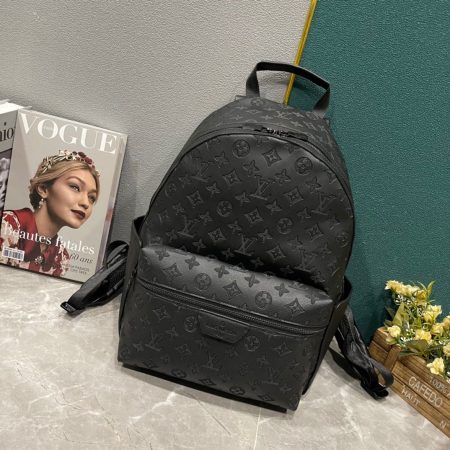 LV Monogram Discovery Backpack M46553 - Image 1