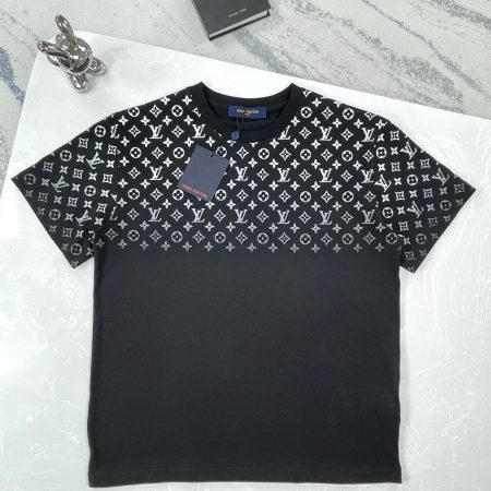 LV T Shirt Clothing