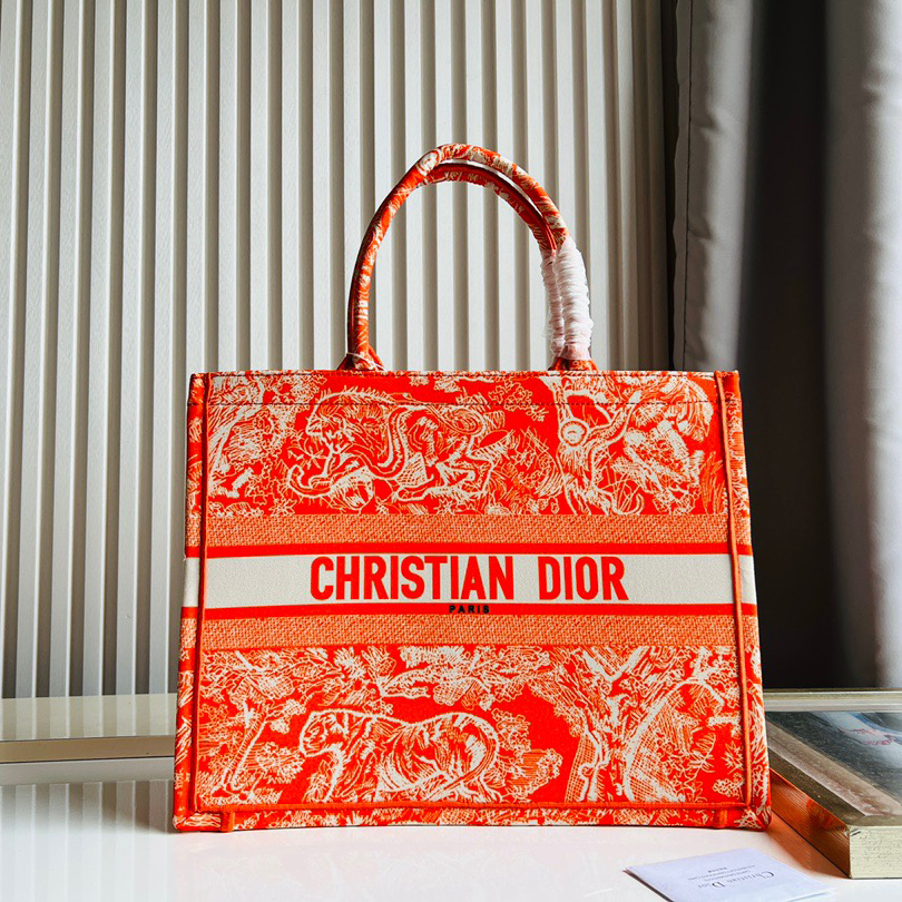 Dior Medium Book Tote - Image 14