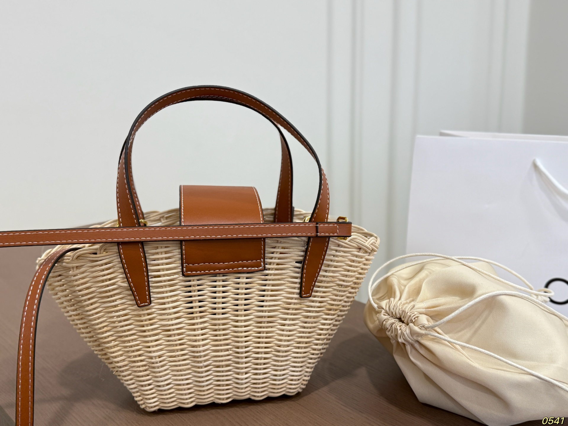 Céline Woven Bag - Image 5