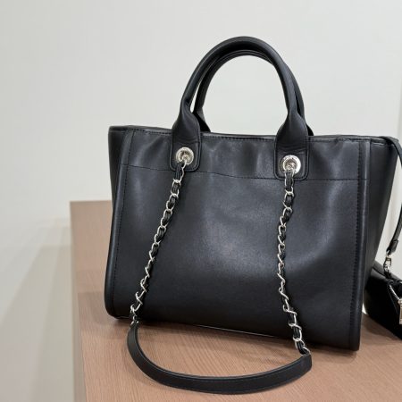 Chanel New Beach Tote Bag - Image 9