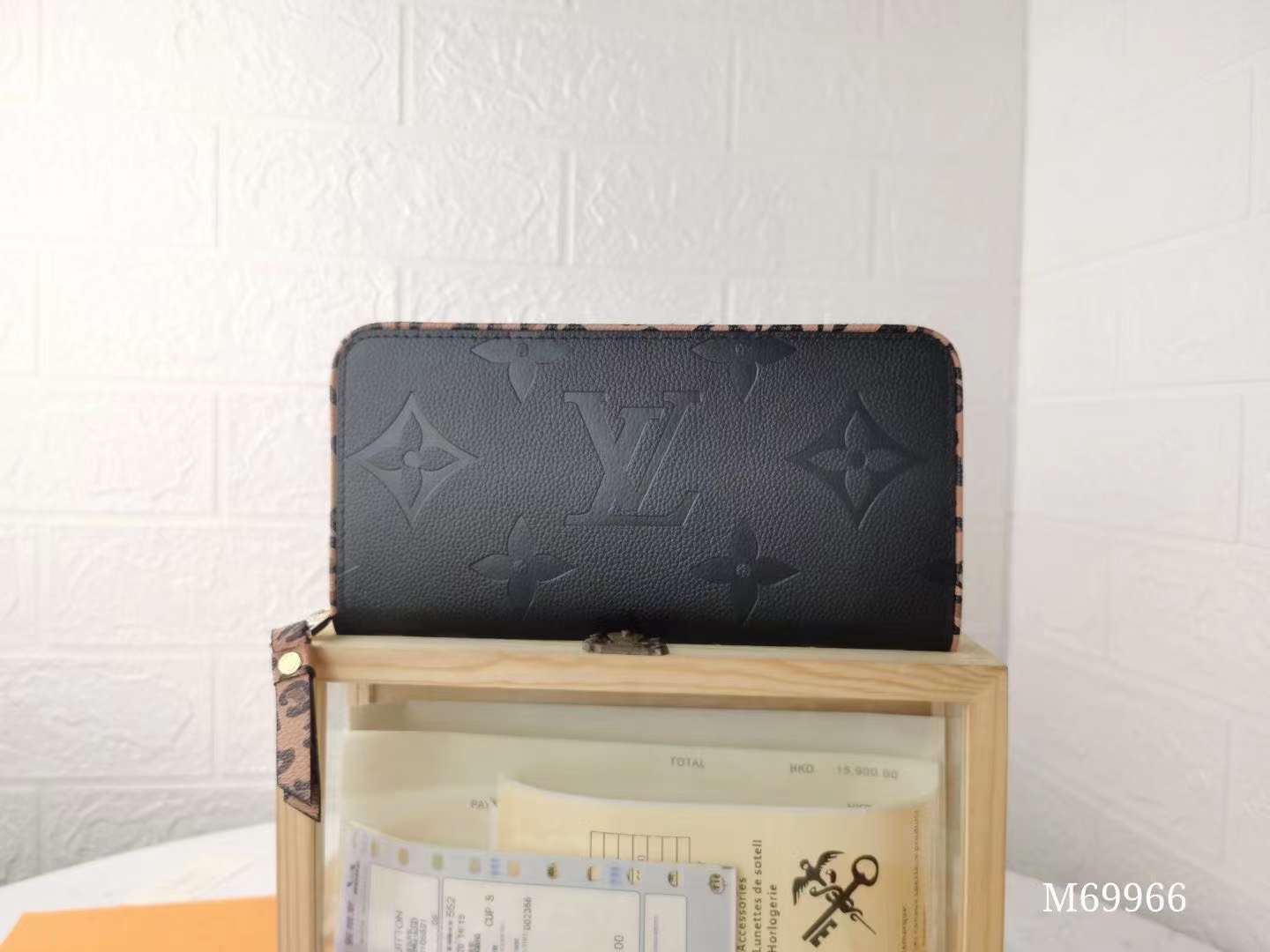LV Zippy Lockme Wallet - Image 2