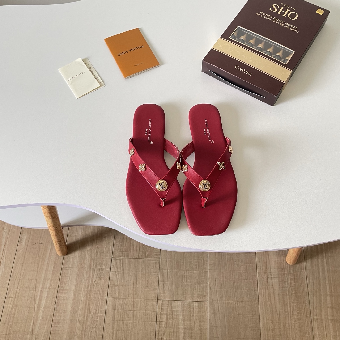 LV 26P Collaborator Flip-Flops - Image 9