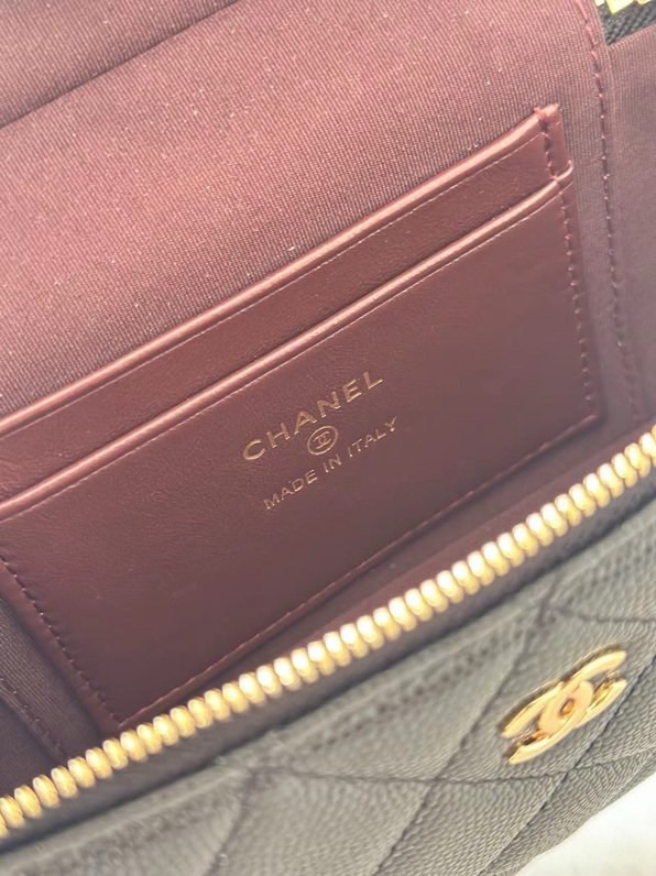 Chanel 25C Vanity / Clutch with Chain