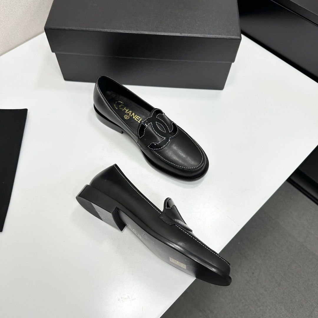 Chanel CC Loafers - Image 10