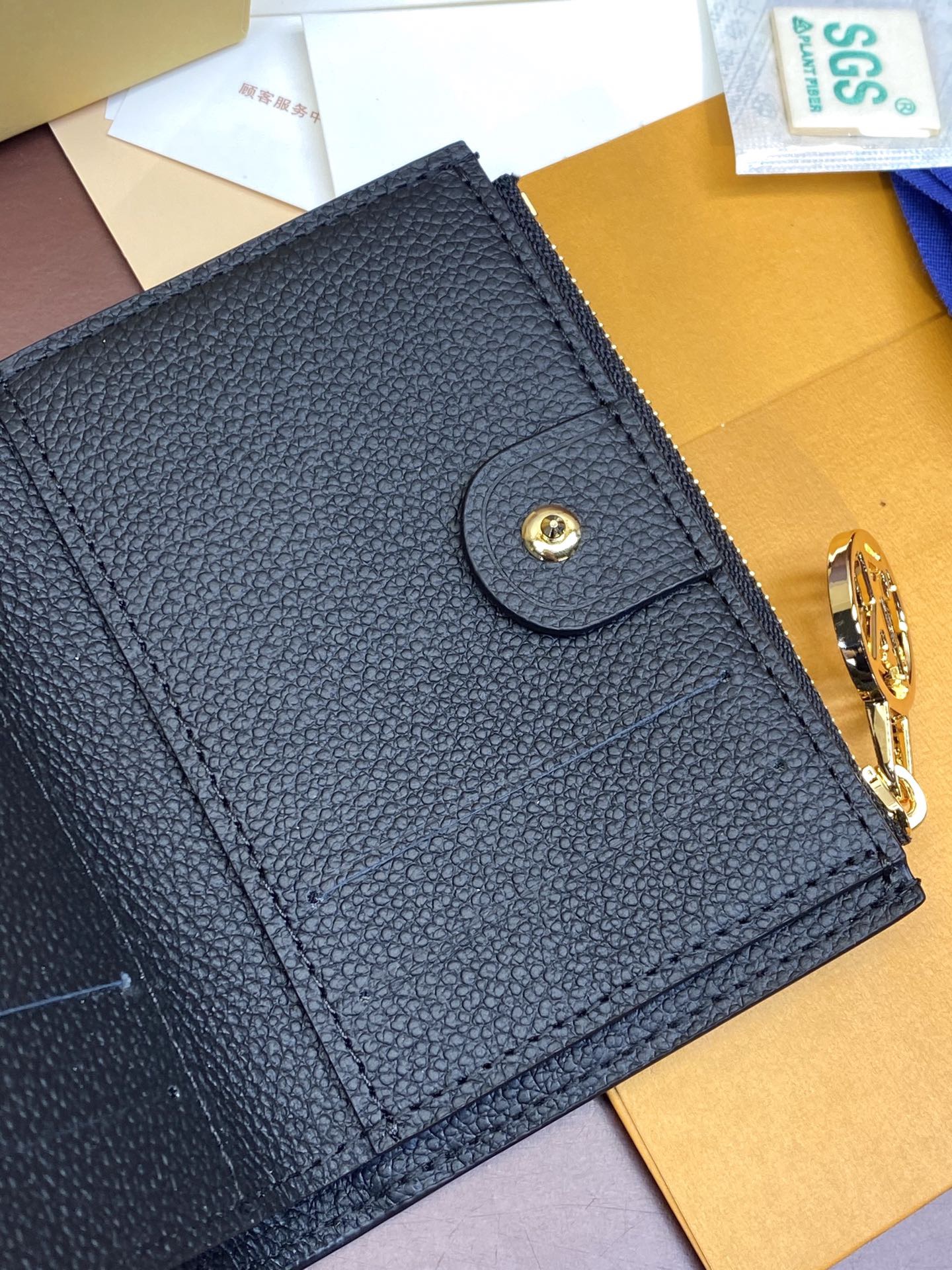 LV Lisa Wallet - Image 8